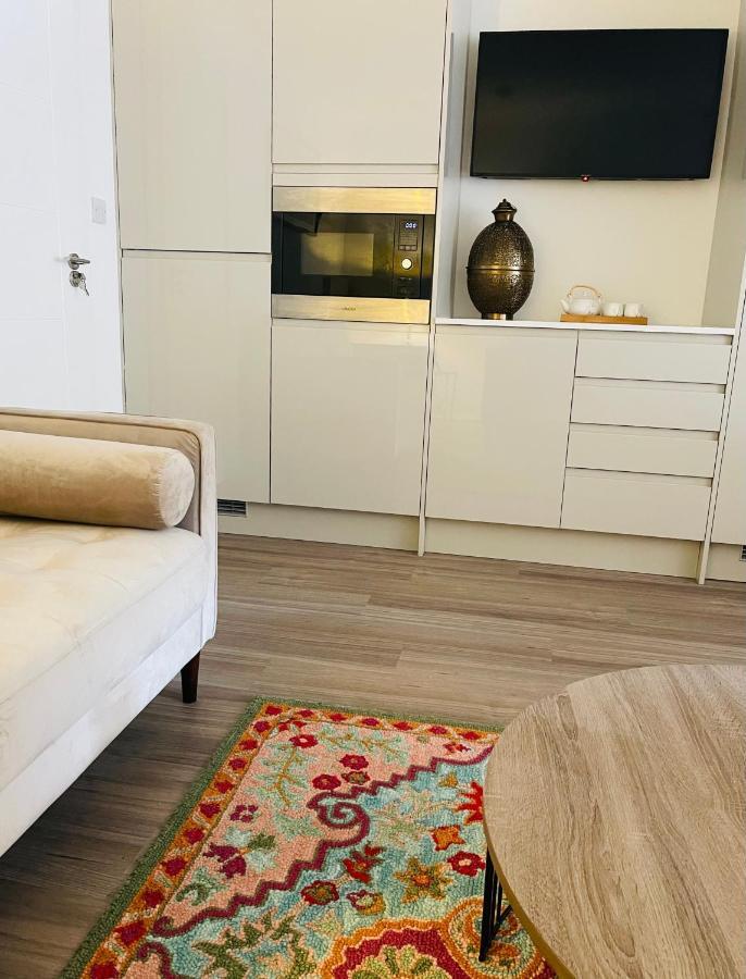Riverside Premium Double Room Garden View E14 London Exterior photo